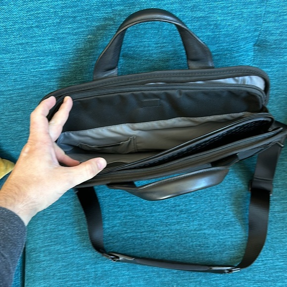 Tumi Organizer Brief in Like New Condition - Picture 5 of 6